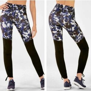 NWT Fabletics Blue & Black Floral Leggings XS